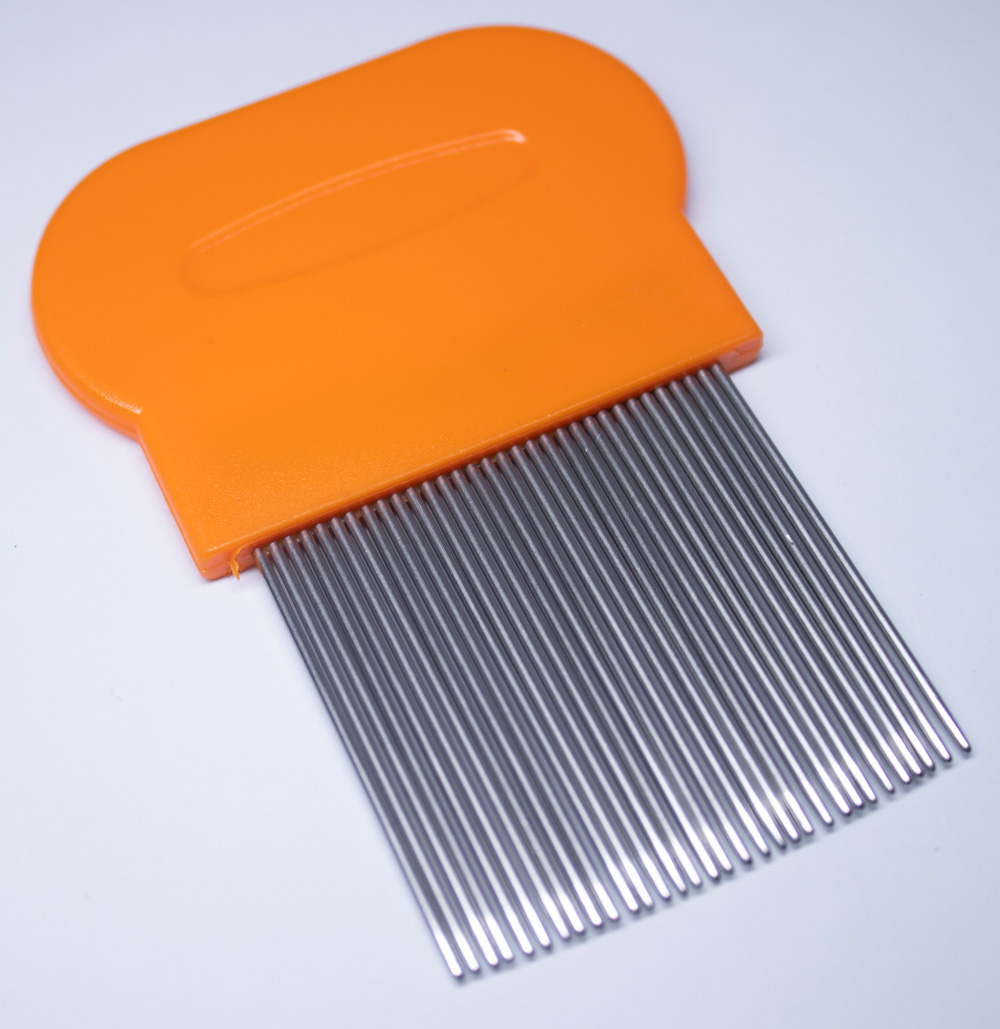 A nit comb has very fine, long teeth to pick up and hold lice and nits.