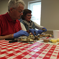 A Chatham County couple learns to clean Georgia blue crabs during an Ocean to Table class hosted by UGA Cooperative Extension and UGA Marine Extension and Georgia Sea Grant in November.
UGA Cooperative Extension in Chatham County has teamed up with UGA Marine Extension and Georgia Sea Grant to help introduce Georgians the nutritious and delicious seafood harvested from the state's coastal waters through the Ocean to Table series.