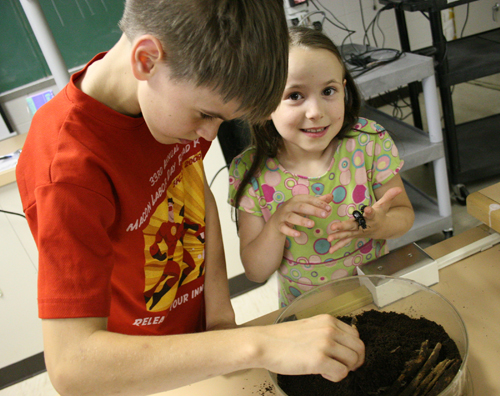 It's beetle time: Young students learn to appreciate insects through hands-on learning.