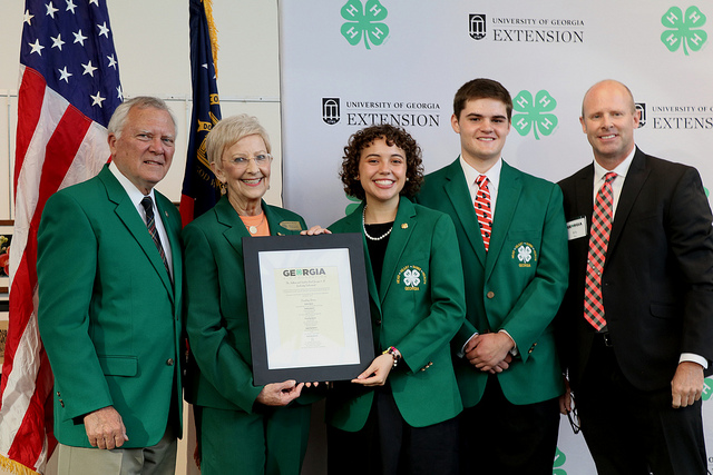 Governor Nathan Deal and First Lady Sandra Deal (left) pose with Georgia 4-H’ers Sophia Rodriguez and Hamp Thomas (center) and Judge William (Billy) Ray, II, Georgia 4-H Foundation Trustee and anchor sponsor of the newly created endowment named in honor of Gov. and Mrs. Deal.