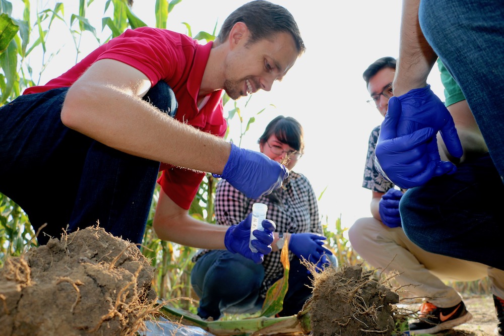 Jason Wallace, an assistant professor at the University of Georgia College of Agricultural and Environmental Sciences (CAES), has received one of nine 2018 New Innovator in Food and Agriculture Research Awards from the Foundation for Food and Agriculture Research (FFAR).