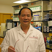 Tong Zhao, associate research scientist with the UGA Center for Food Safety, demonstrated that the preharvest application of a bactericide solution can control Salmonella, Shiga toxin-producing E. coli and Listeria monocytogenes on tomato plants.