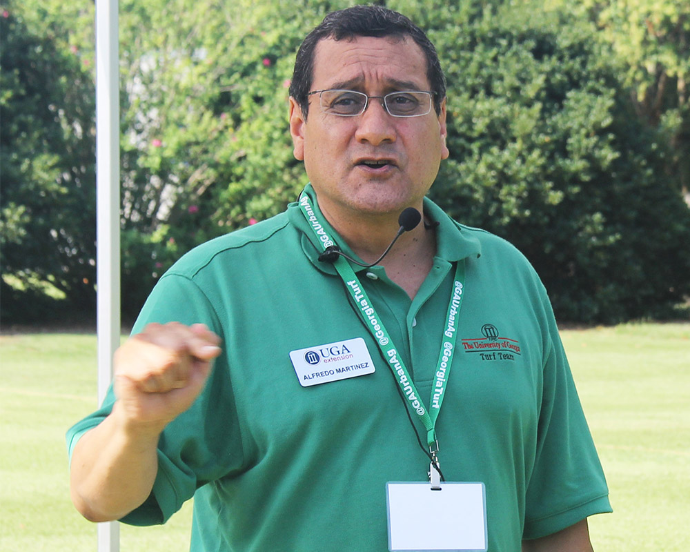 Alfredo Espinoza-Martinez received the 2021 Excellence in Extension award from the American Phytopathological Society for his work in Extension focusing on disease management in turfgrass, as well as working with small grains and non-legume forages.