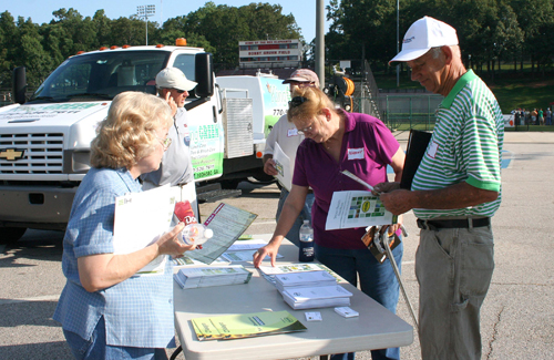 Attendees at the North Georgia Turfgrass Field Day in Gainesville, Ga., on June 29, 2011, check out vendor information.