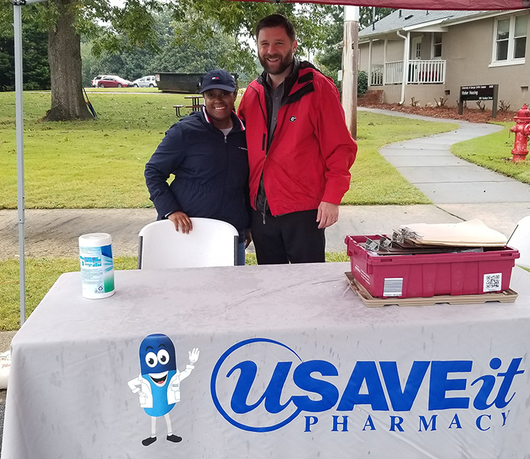 U-Save-It Pharmacist, Nicholas Bland (right) and his colleague, Ashlin Spenser, were on hand for the COVID-19 and flu vaccine clinic held at UGA Griffin.
